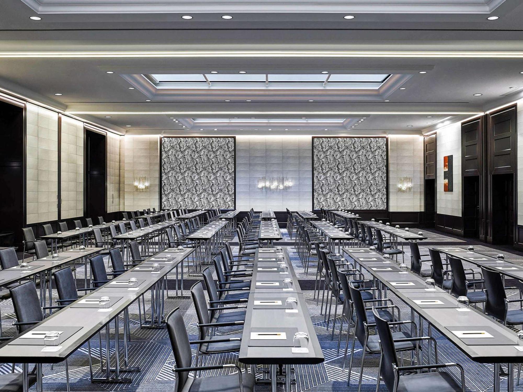 Sofitel Frankfurt Opera Hotel Франкфурт на Майн Екстериор снимка The ballroom